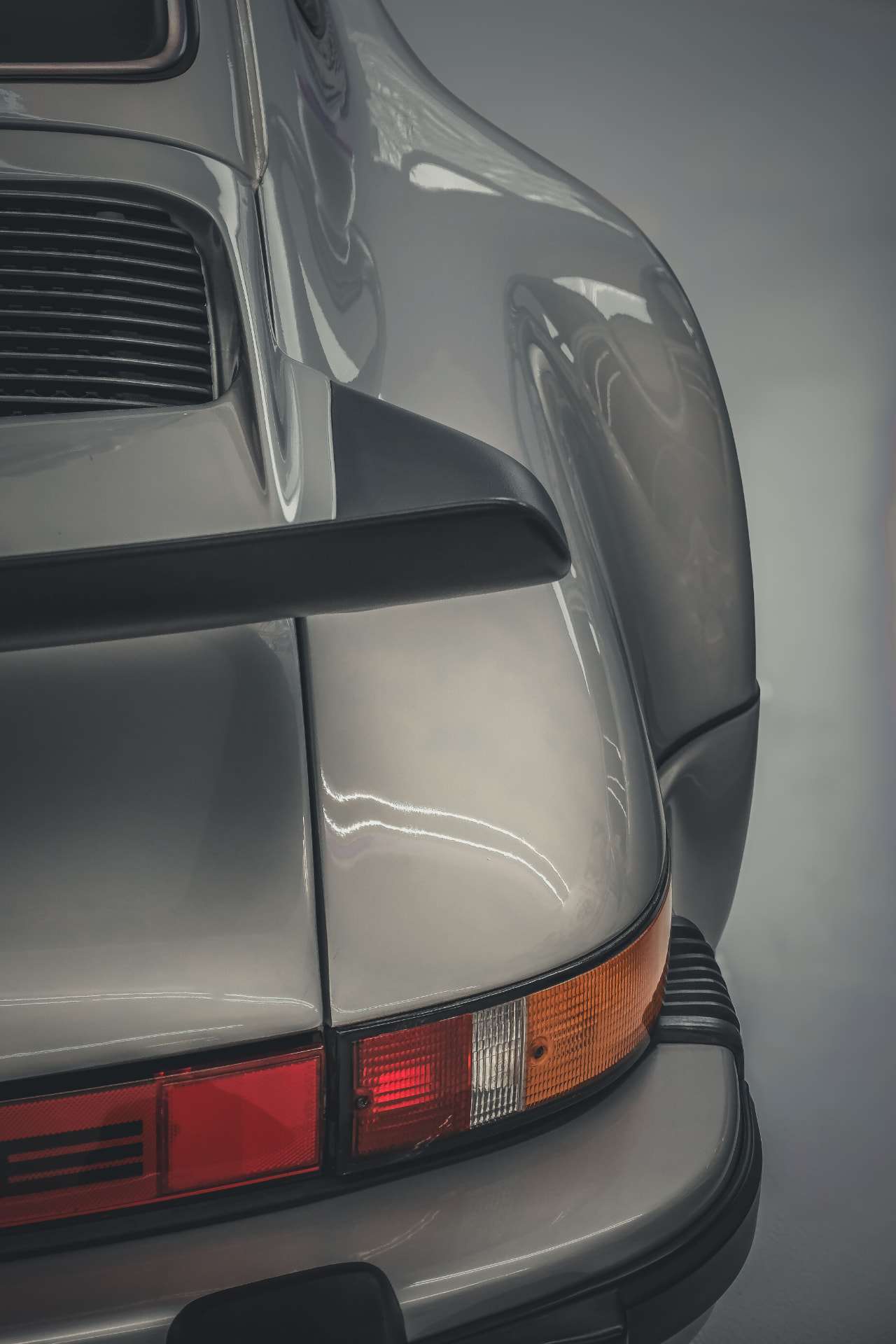 Silver Porsche 911 rear detail